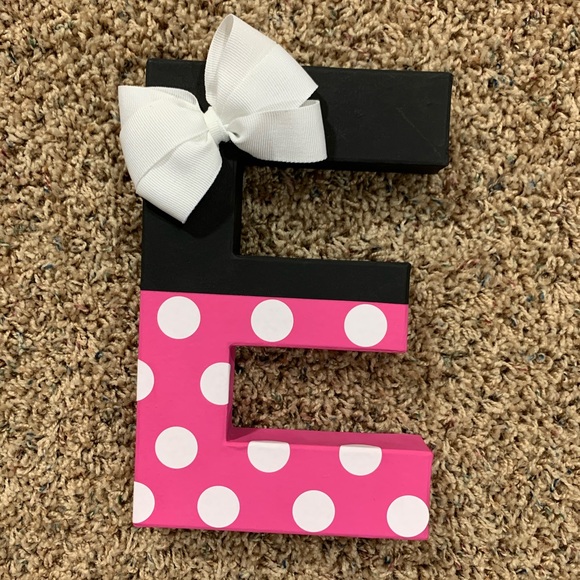 Paper Mache “E” in Minnie Mouse - Picture 1 of 7